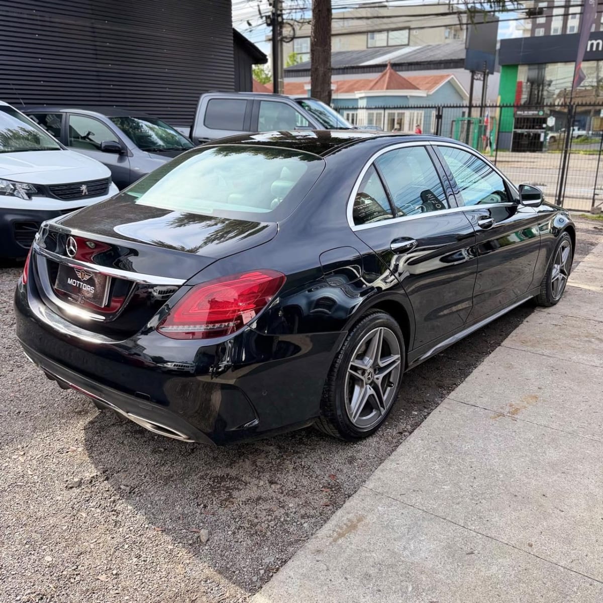 2022 Mercedes-Benz C300 300 Negro - Miniatura 5