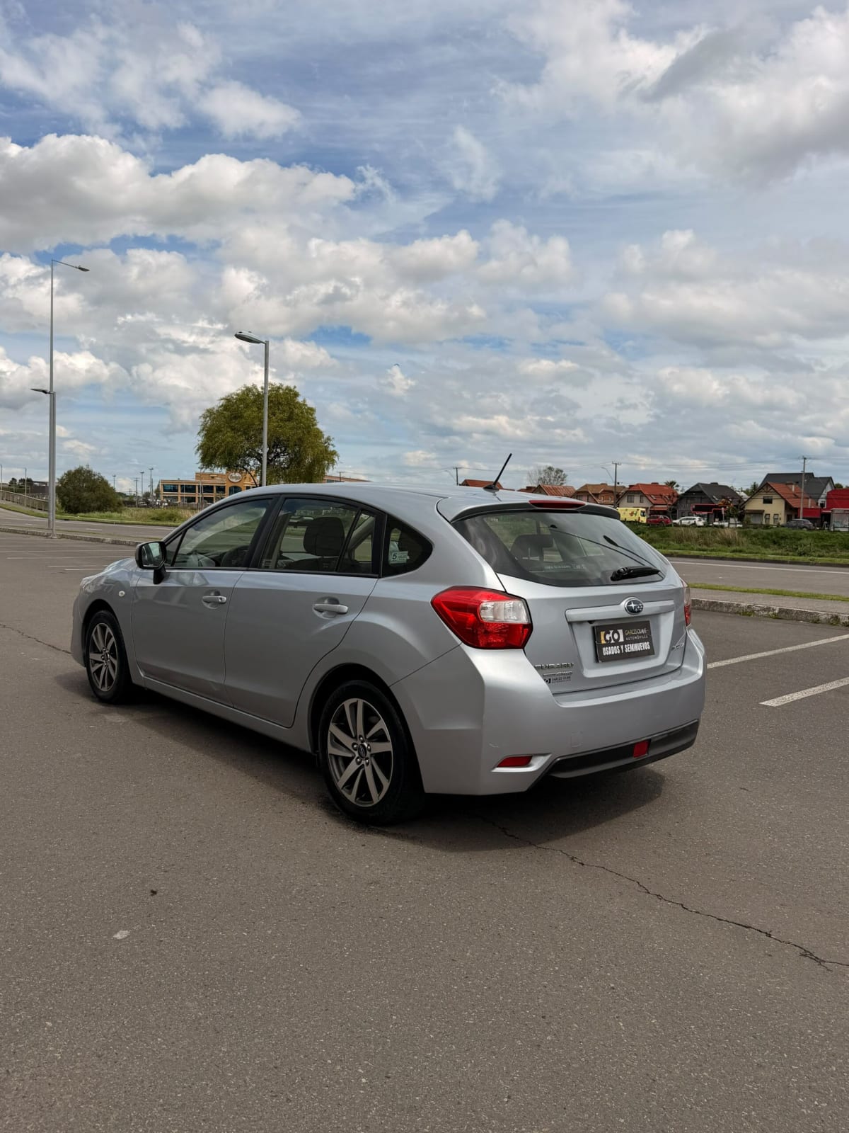 2017 SUBARÚ IMPREZA HATCHBACK Gris - Miniatura 2