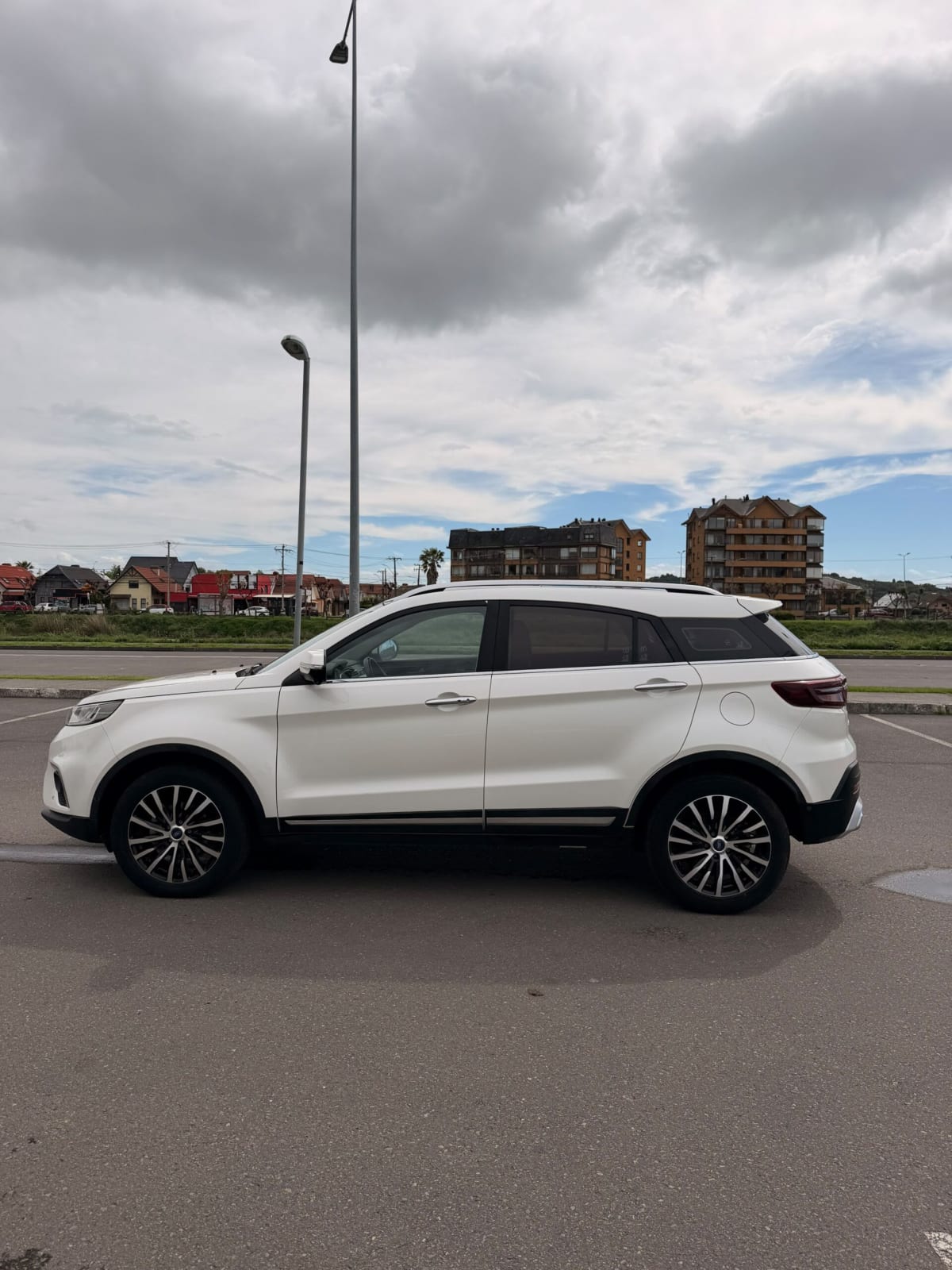2022 Ford TERRITORY TITANIUM Blanco - Miniatura 3