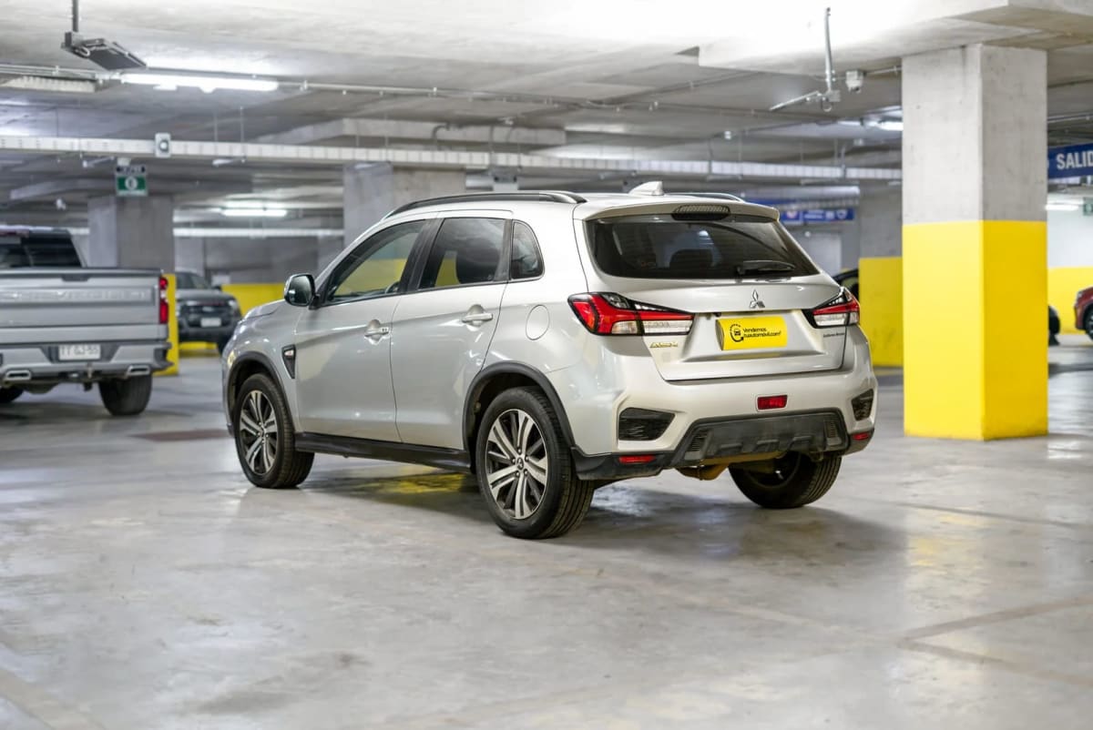2021 Mitsubishi ASX GLS Plata - Miniatura 9