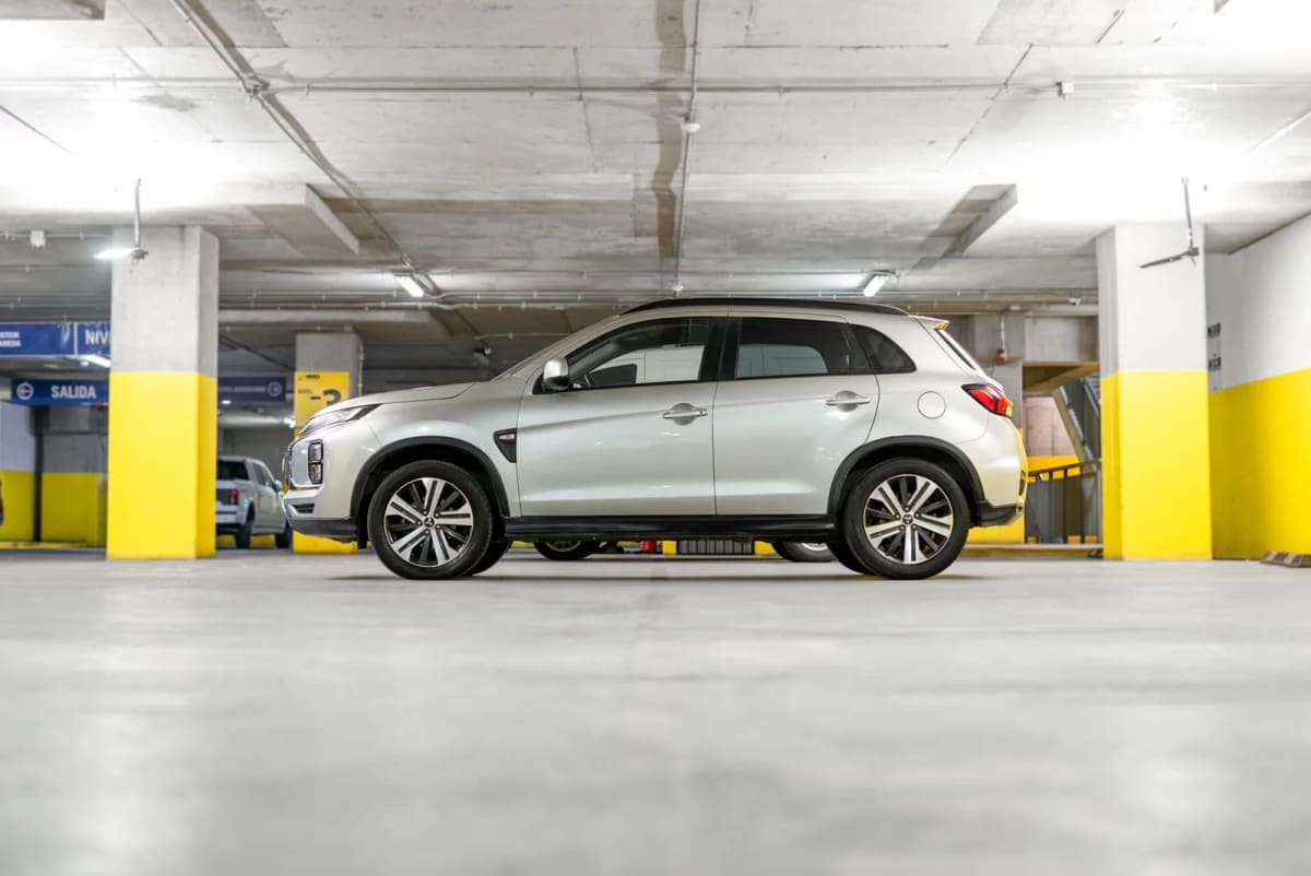 2021 Mitsubishi ASX GLS Plata - Miniatura 10