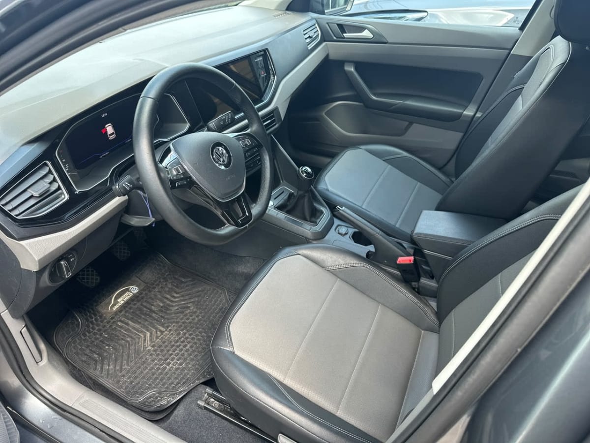 2023 Volkswagen Polo Highline Gris - Miniatura 8
