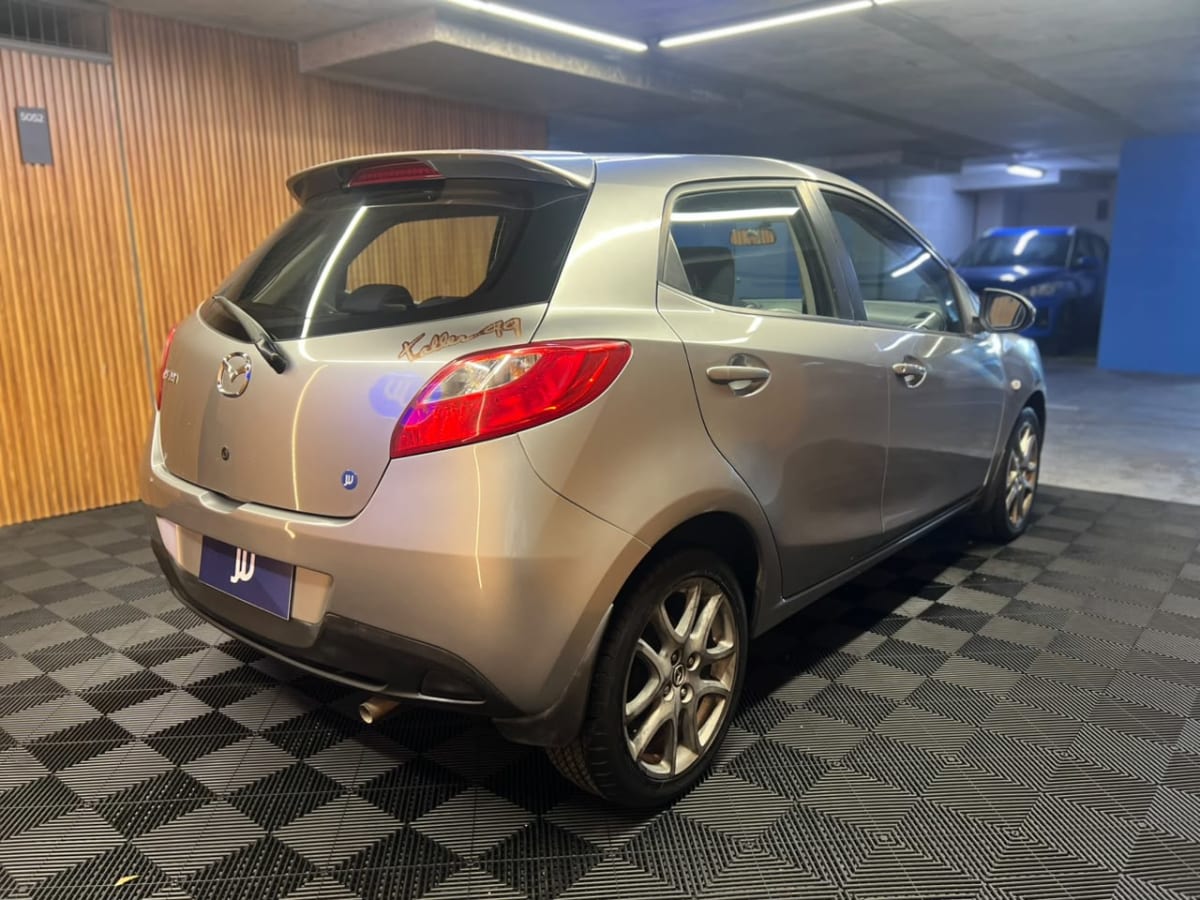 2014 Mazda 2 Sport HB - Miniatura 4