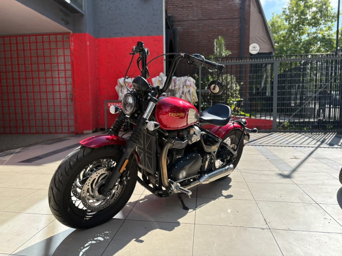 2023 Triumph Bonneville Bobber - Miniatura 5