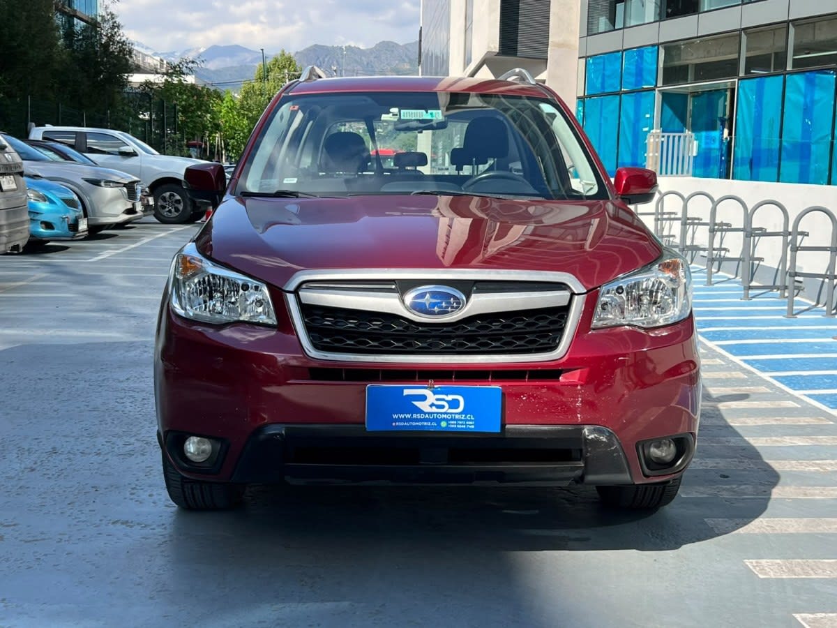 2016 Subaru FORESTER XS Rojo - Miniatura 4
