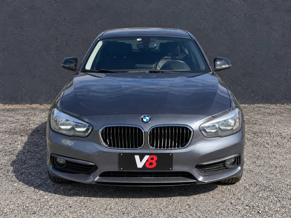 2017 BMW 118i LCI Gris - Miniatura 3
