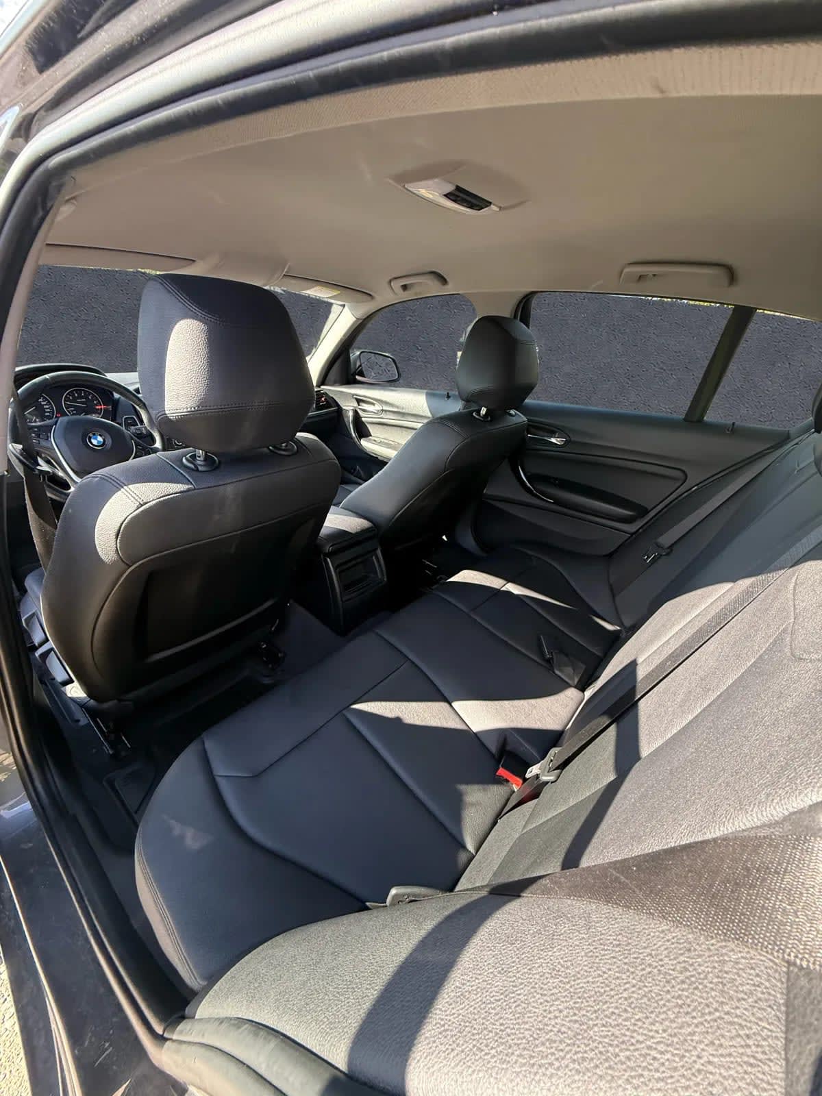 2017 BMW 118i LCI Gris - Miniatura 7