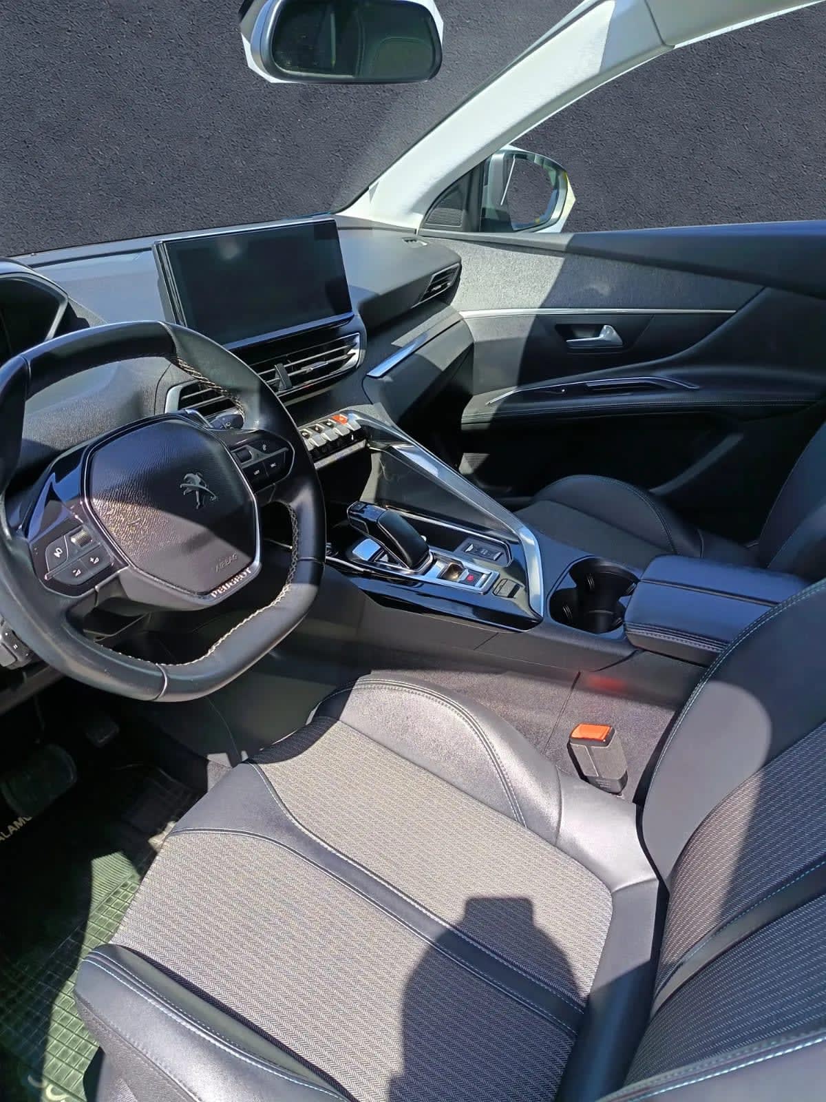 2022 Peugeot 3008 THP 165HP Blanco - Miniatura 7