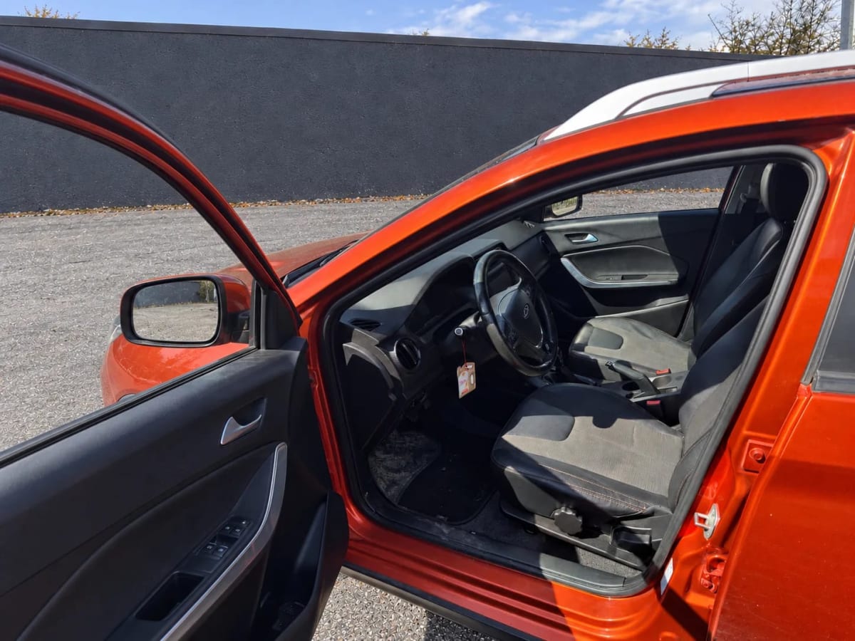 2022 Chery Tiggo 2 Naranja - Miniatura 7