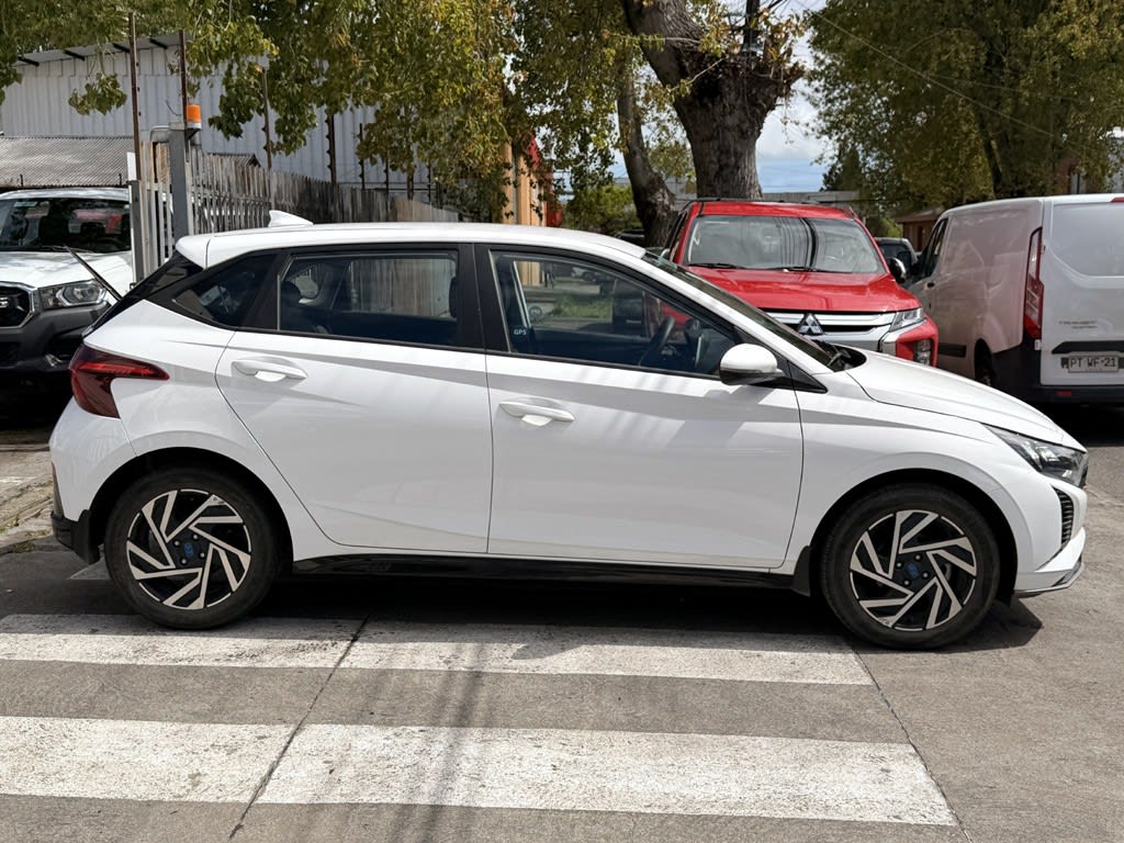 2025 HYUNDAI I20 1.4 - Miniatura 4