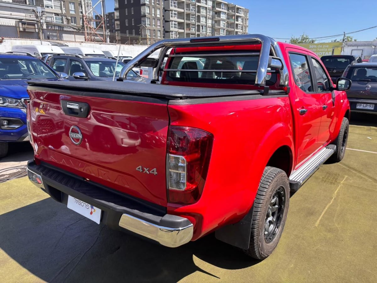2023 Nissan Navara Rojo - Miniatura 8