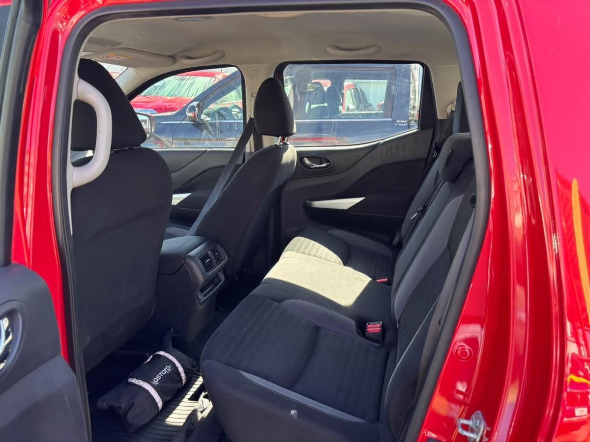 2024 Nissan Navara Rojo - Miniatura 9