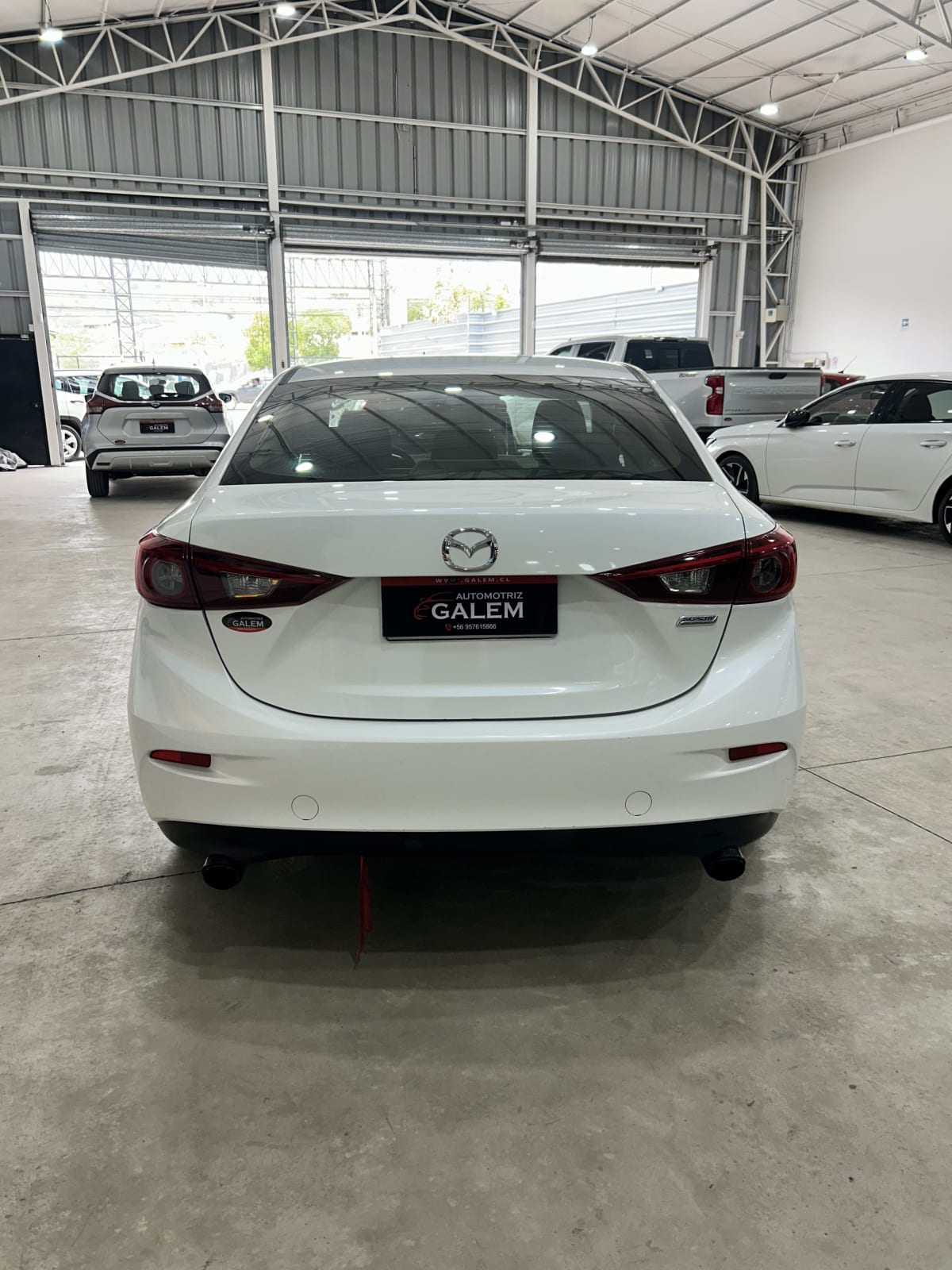 2018 Mazda New 3 Blanco - Miniatura 6