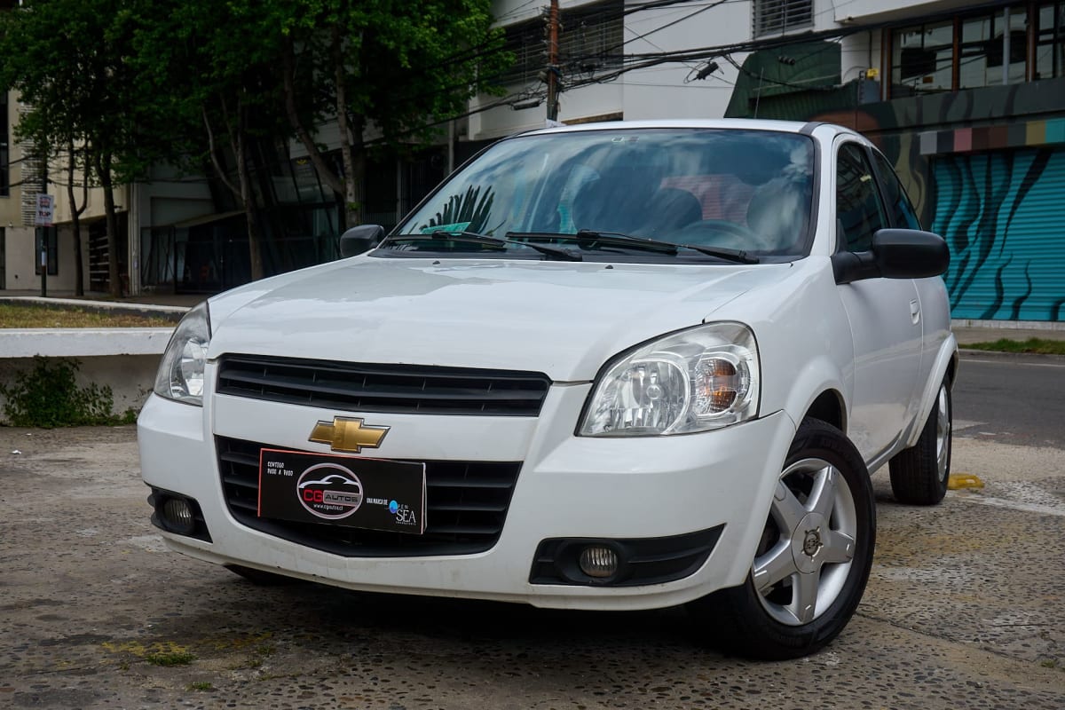 2011 Chevrolet Corsa Iii Rojo - Miniatura 9