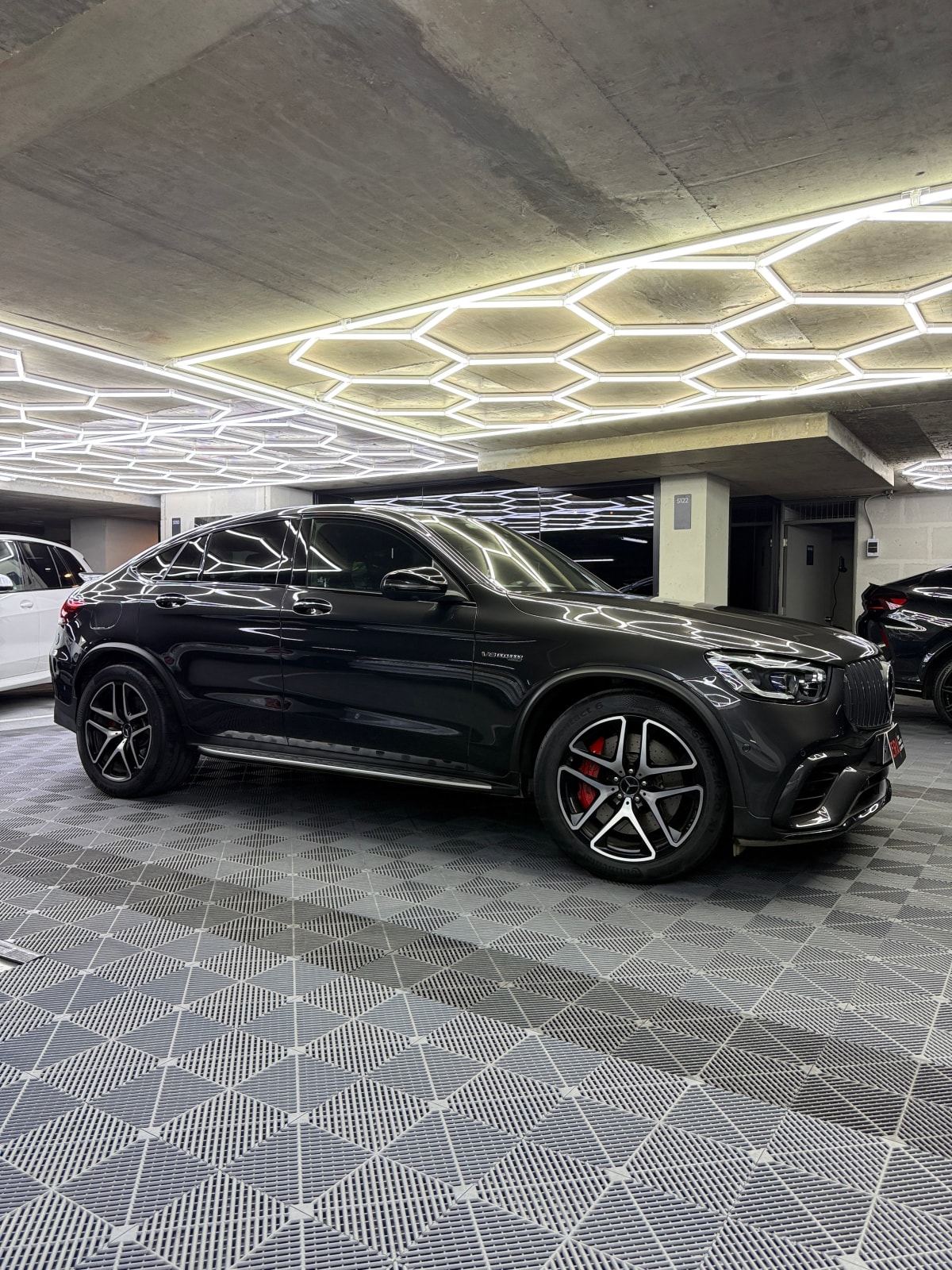 2023 Mercedes-Benz Amg Glc Negro - Miniatura 2