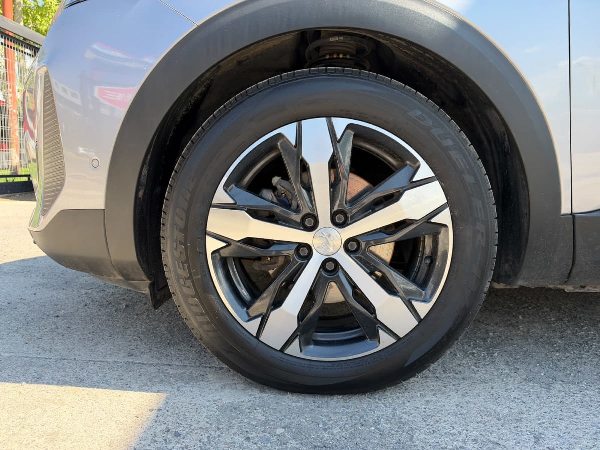 2024 Peugeot 3008 BlueHdi Gris - Miniatura 10