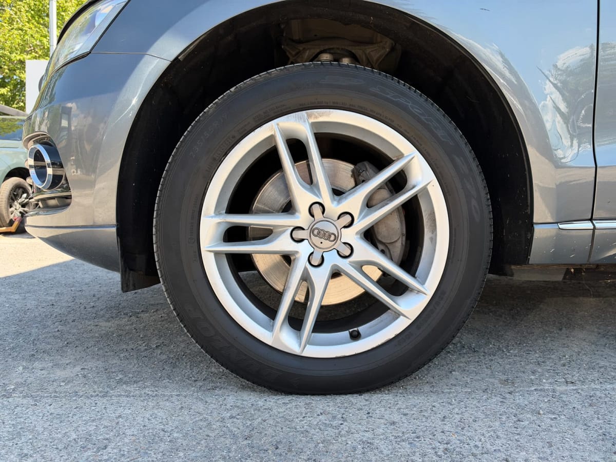 2016 Audi Q5 Quattro Gris - Miniatura 9