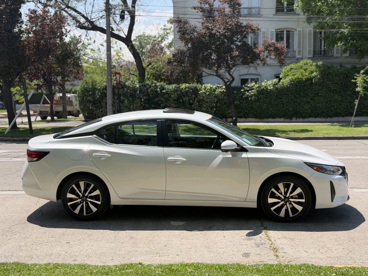 2025 Nissan Sentra 2.0 Blanco - Miniatura 5