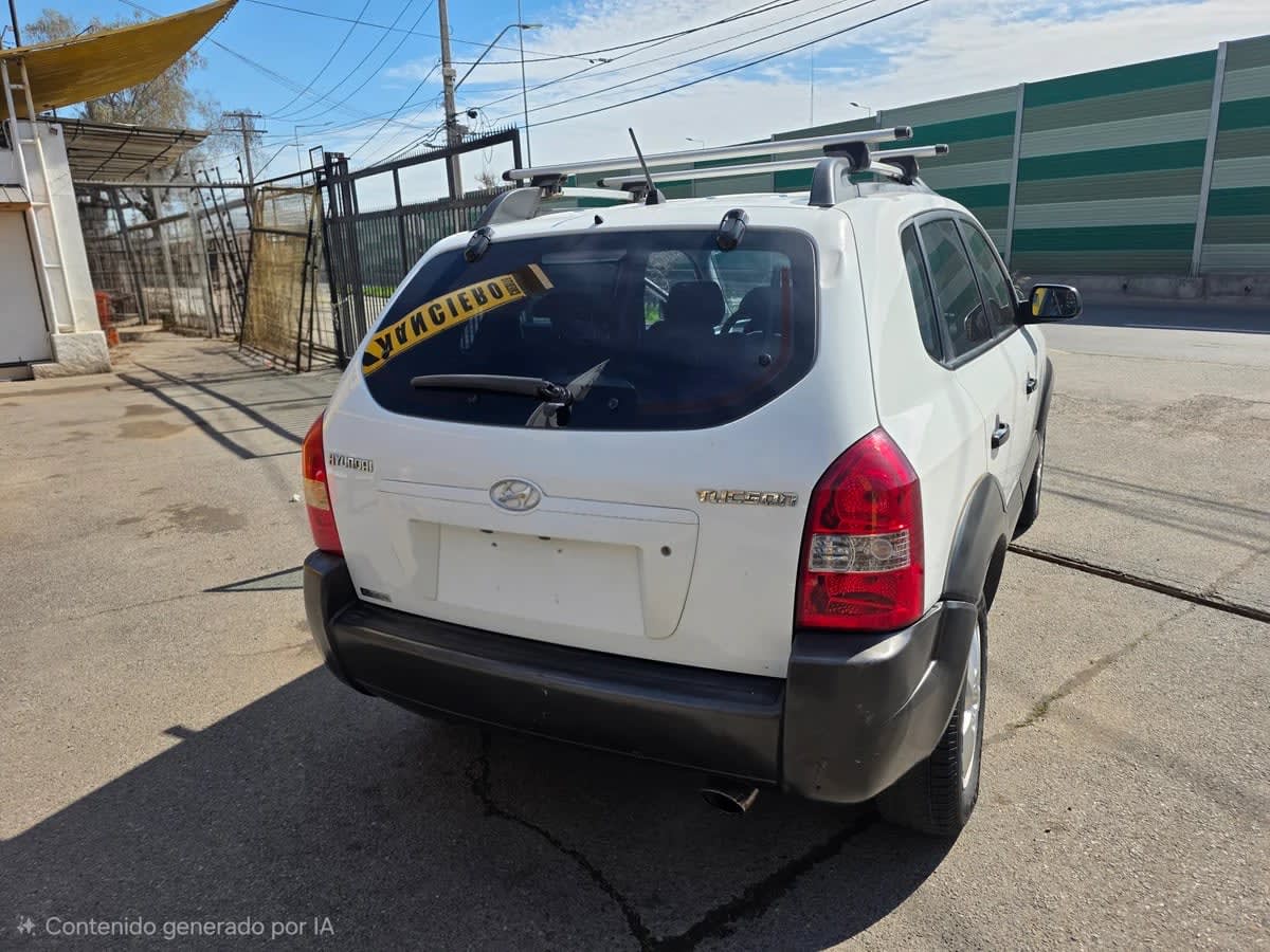 2005 Hyundai Tucson GL Blanco - Miniatura 5