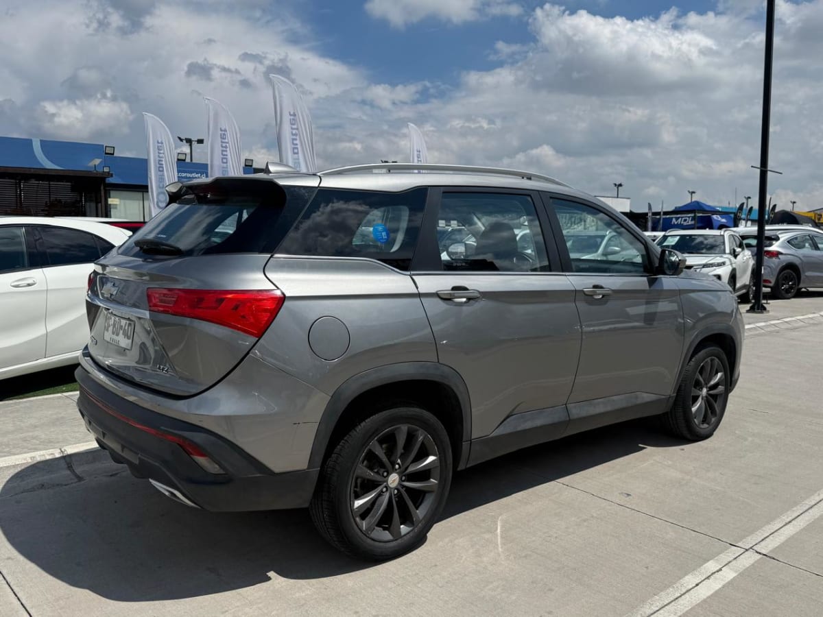 2022 Chevrolet Captiva 1.5 Gris - Miniatura 5