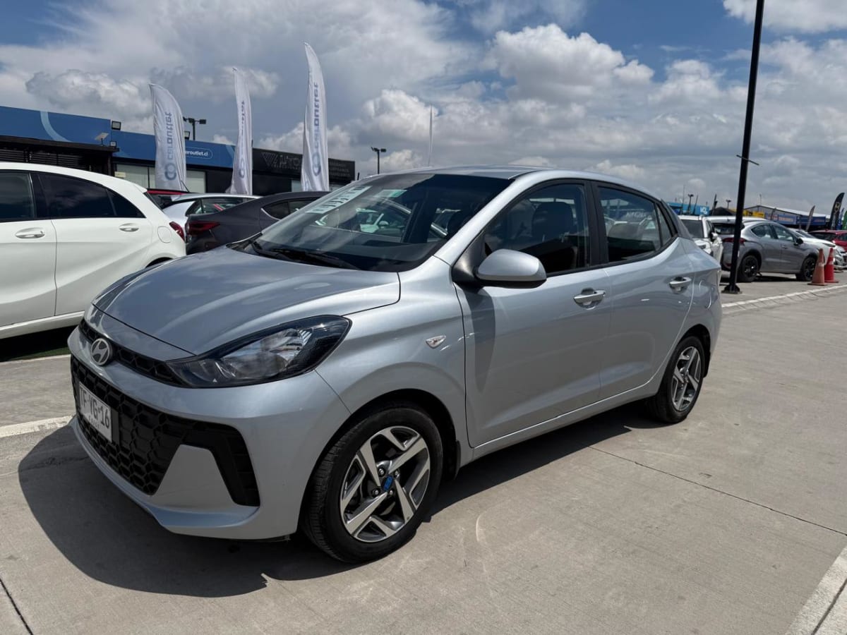 2025 Hyundai Grand I10 1.2 Plata - Imagen 1