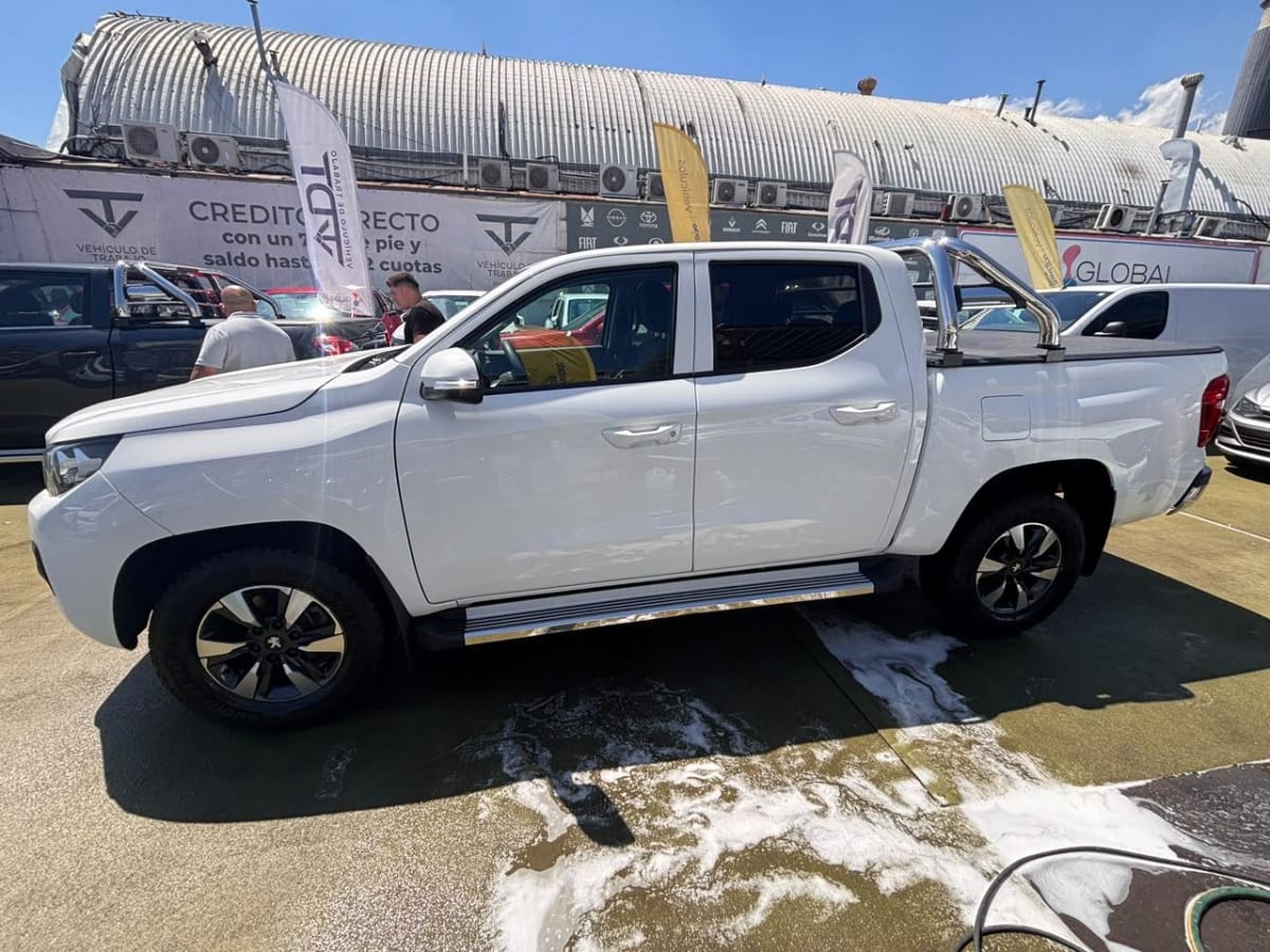 2023 Peugeot Landtrek Blanco - Miniatura 5