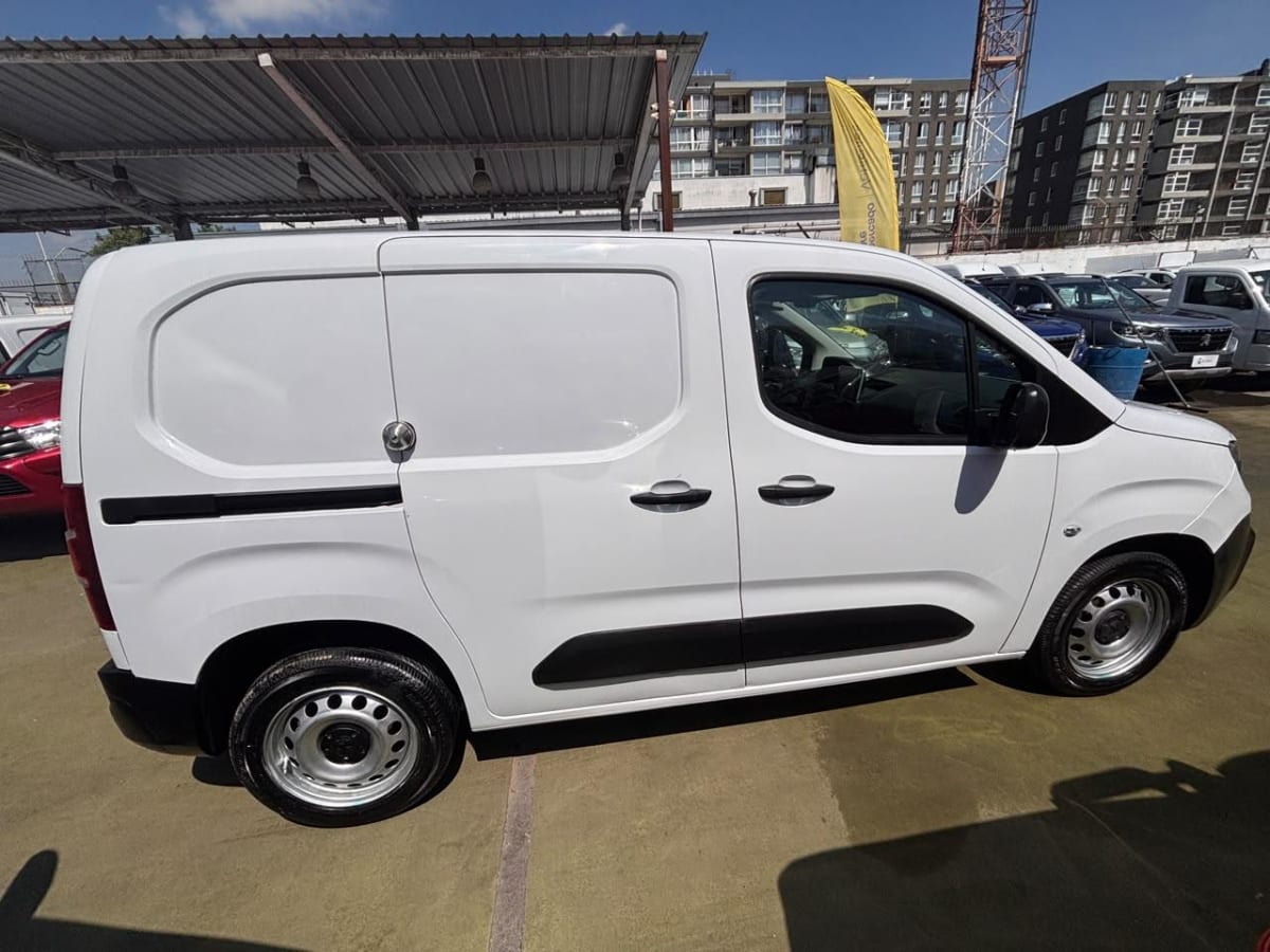 2023 Peugeot Partner Blanco - Miniatura 4