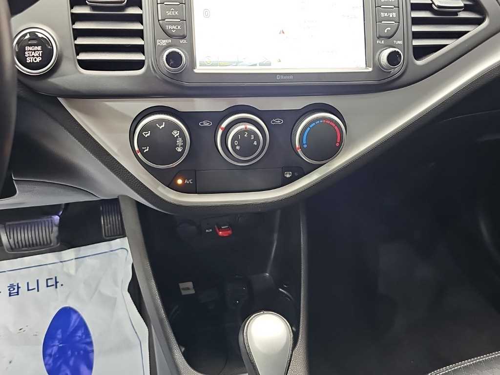 2016 KIA Morning Gasoline Blanco - Miniatura 10