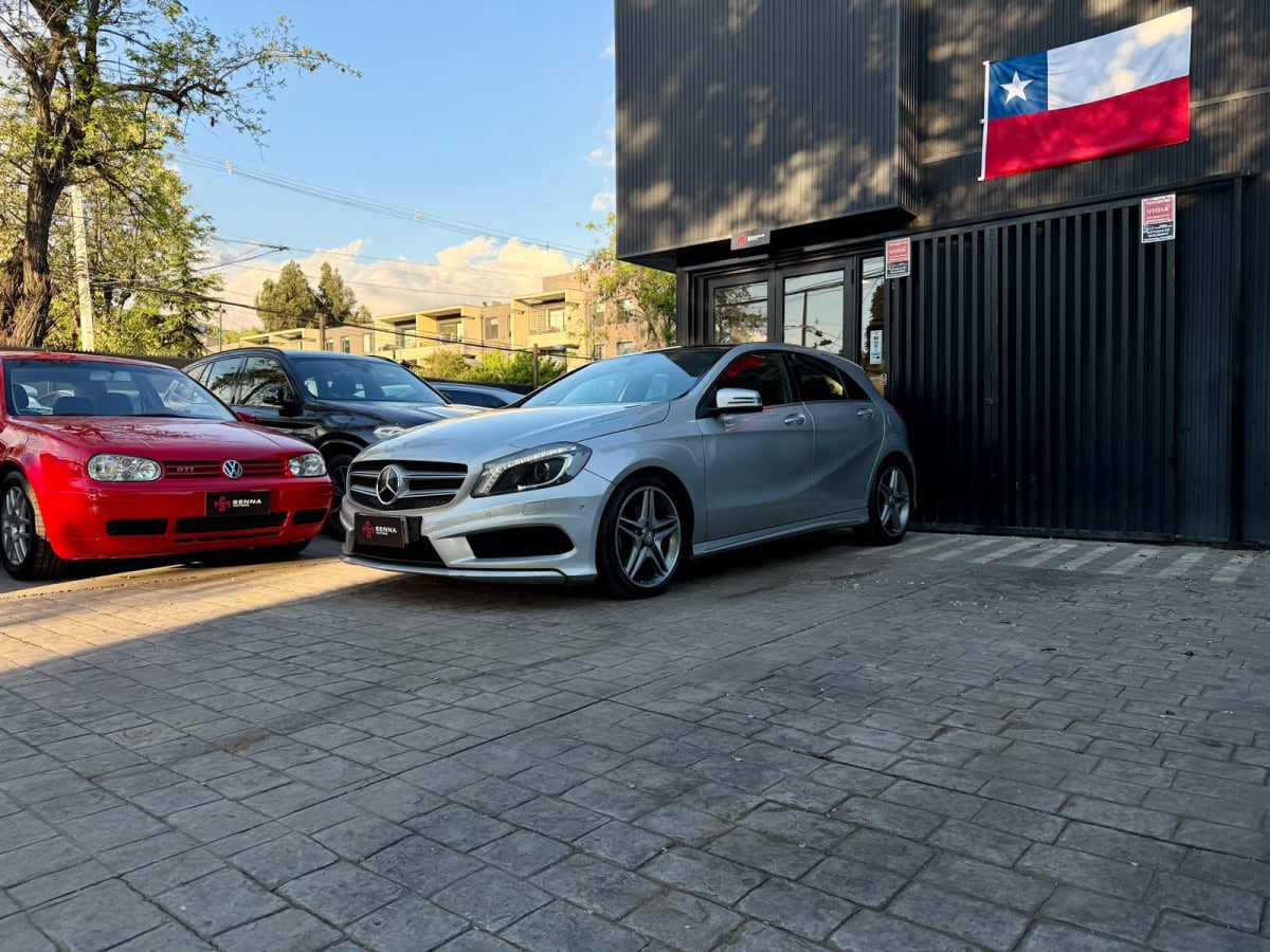 2016 Mercedes-Benz A 200 - Imagen 1