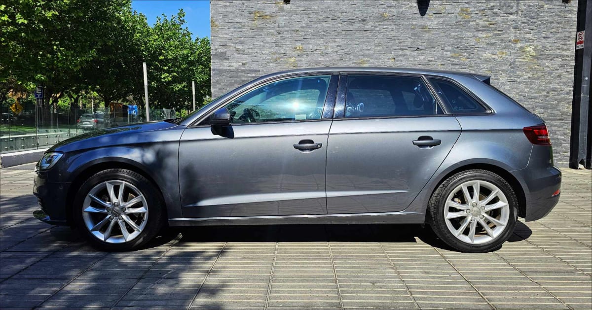 2018 Audi A3 1.4 Gris - Miniatura 3