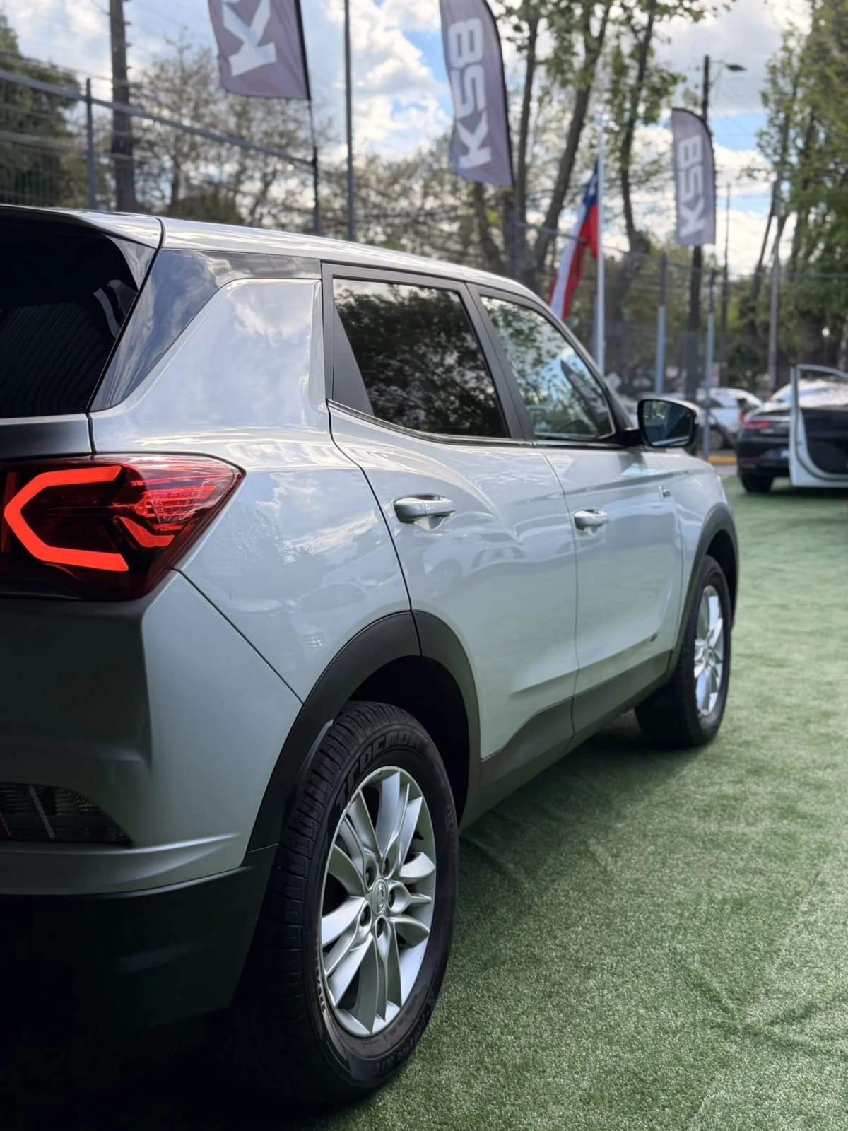 2022 SsangYong New Korando Gris - Miniatura 7