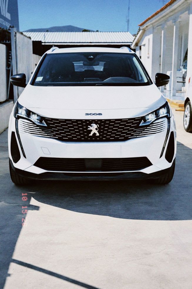 2023 Peugeot 3008 1.5 Blanco - Miniatura 2