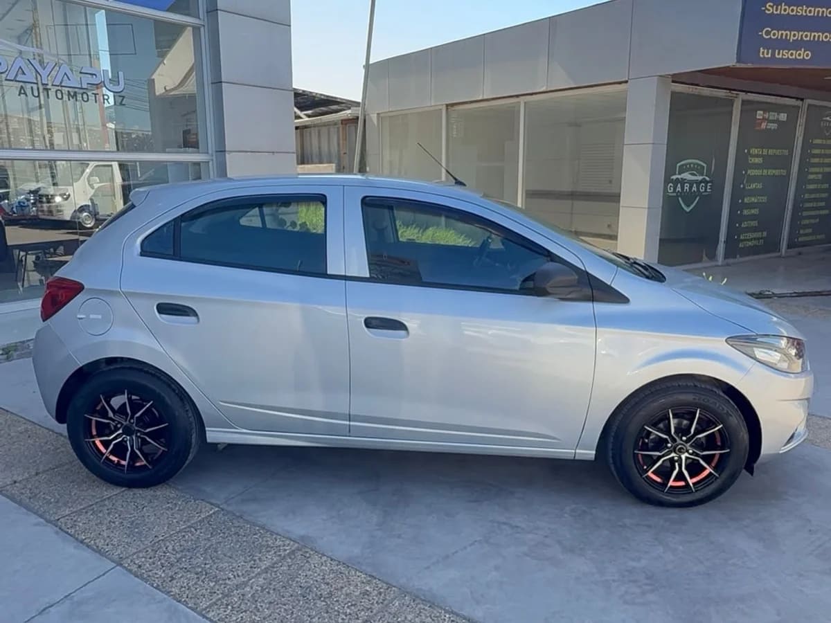 2019 Chevrolet Onix LT Plata - Miniatura 5