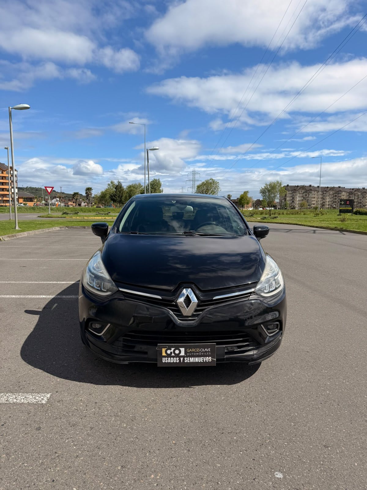 2017 Renault CLIO 0.9 Negro - Miniatura 2