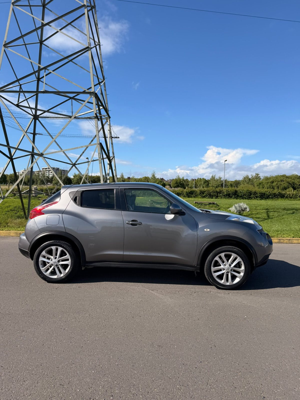 2014 Nissan JUKE 1.5 Gris - Miniatura 5