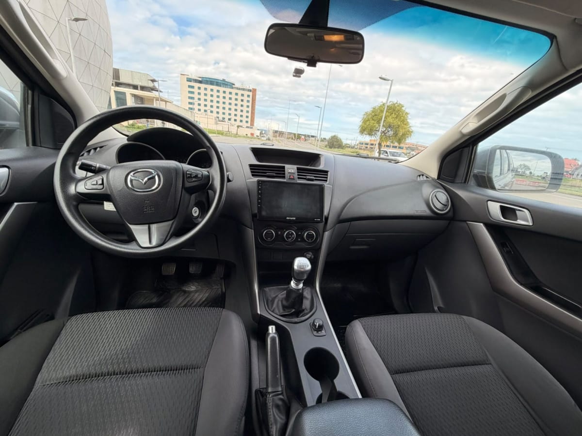2017 Mazda BT-50 2.2 Azul - Miniatura 9