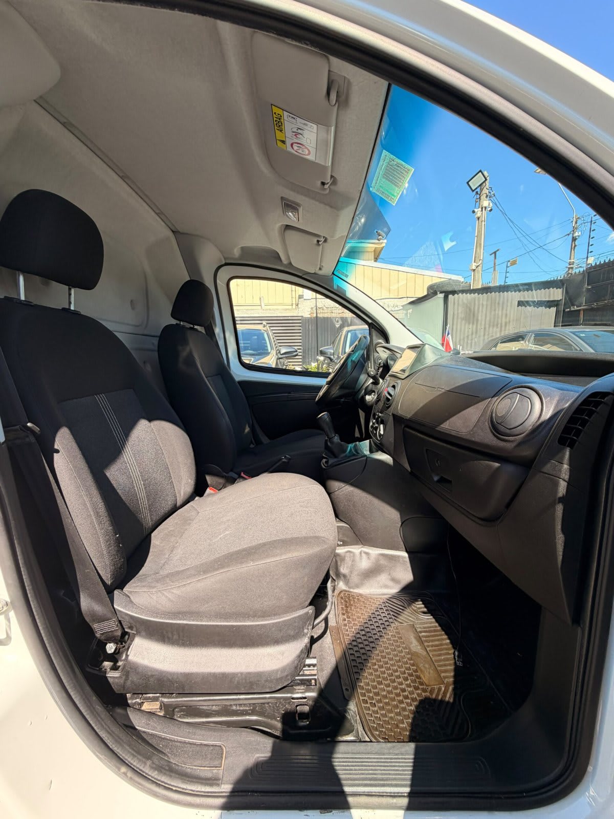 2023 Ram 700 MT Blanco - Miniatura 8