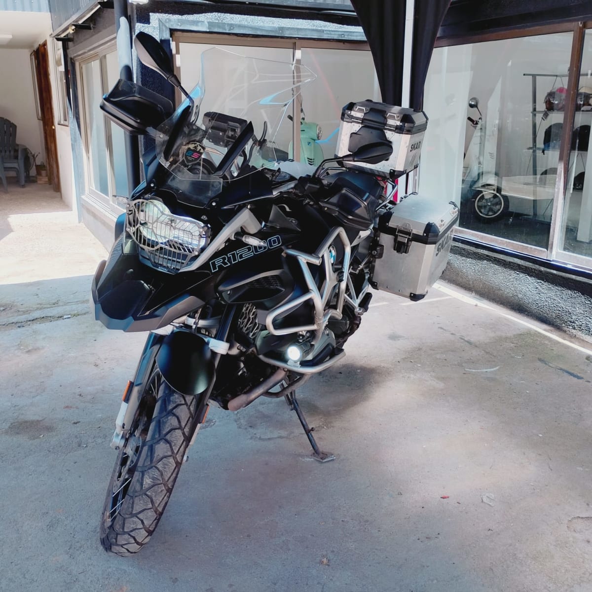 2018 BMW R1200 GS Negro - Miniatura 3