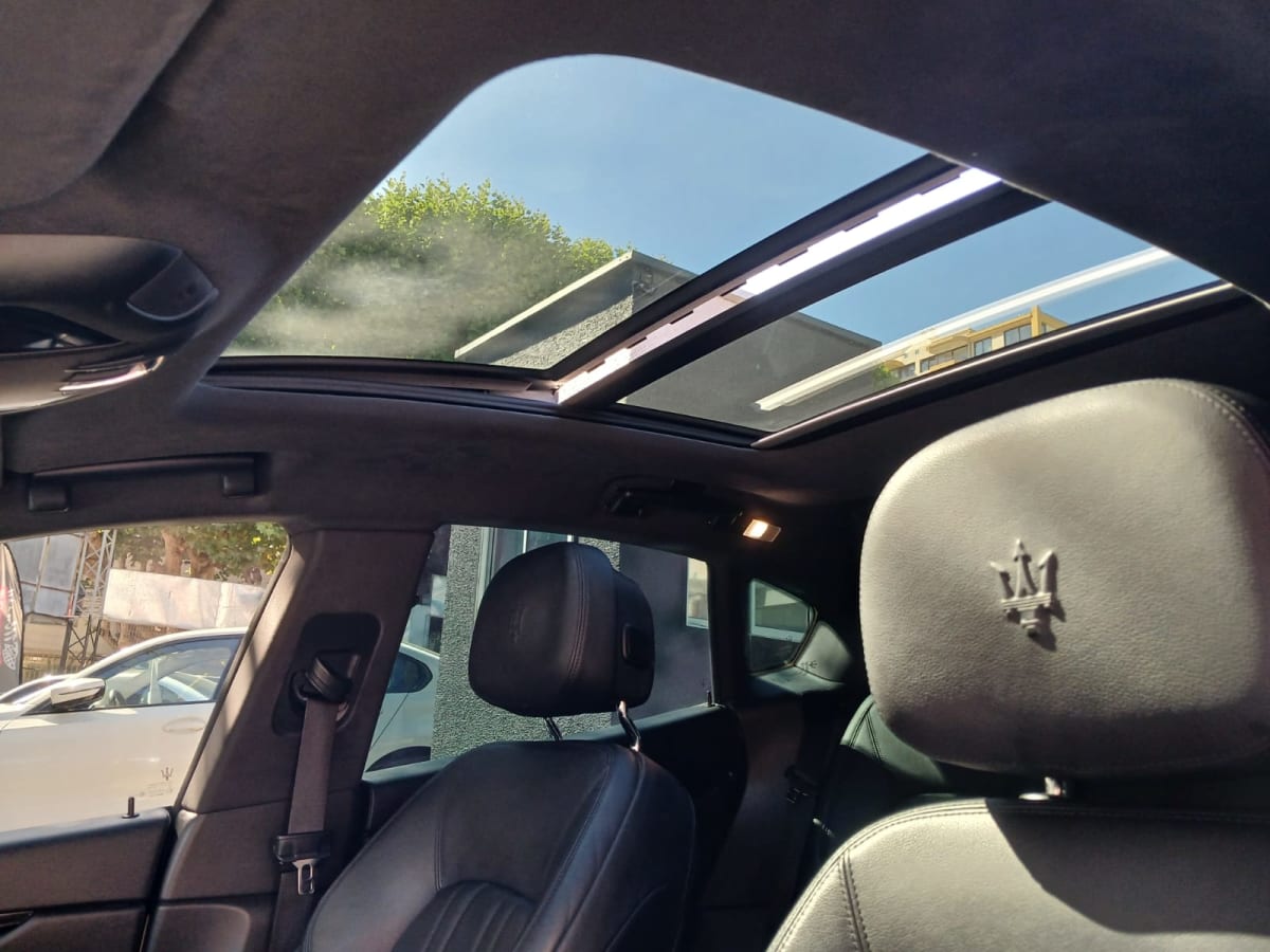 2019 Maserati LEVANTE Blanco - Miniatura 10