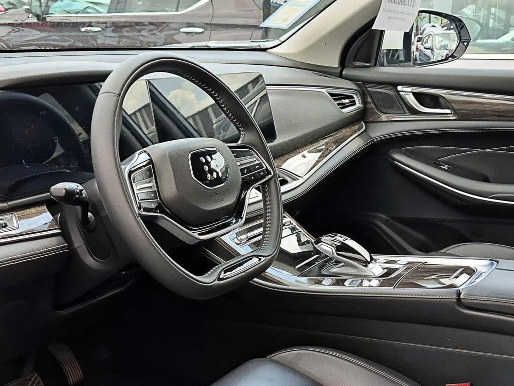 2025 Dfsk 600 PHEV 1.5 - Miniatura 2