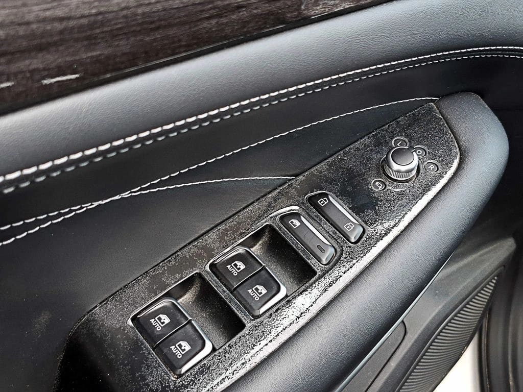 2025 Dfsk 600 PHEV 1.5 - Miniatura 10