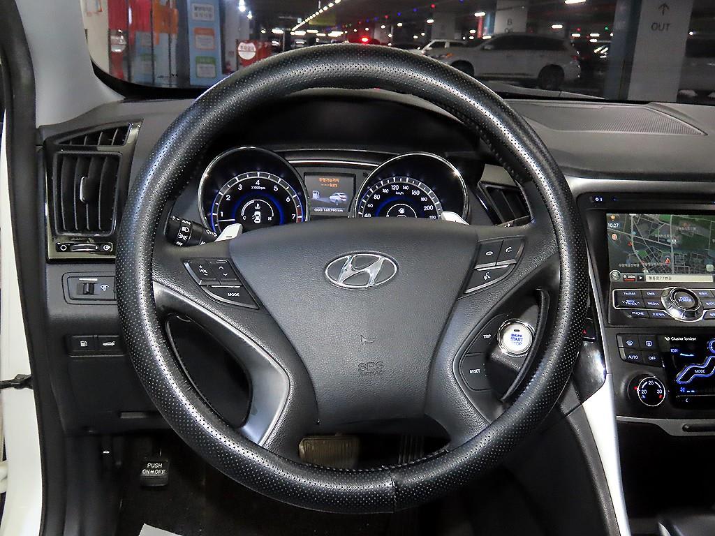 2010 Hyundai Sonata Gasoline - Miniatura 8