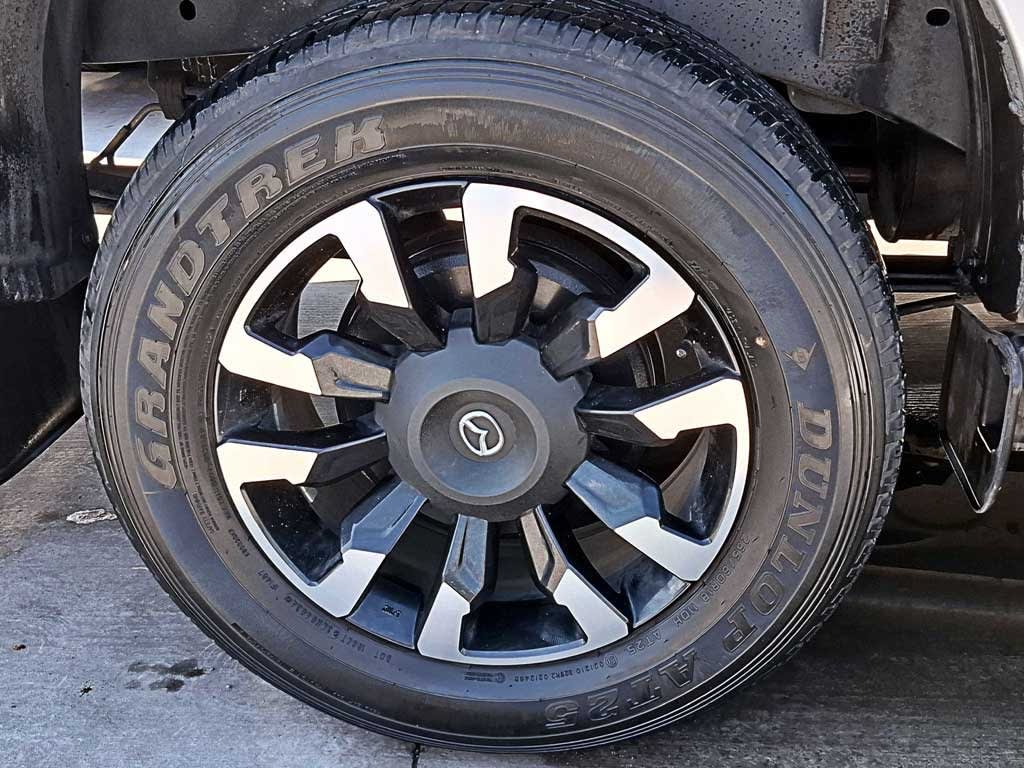 2025 Mazda BT-50 3.0 Plata - Miniatura 8