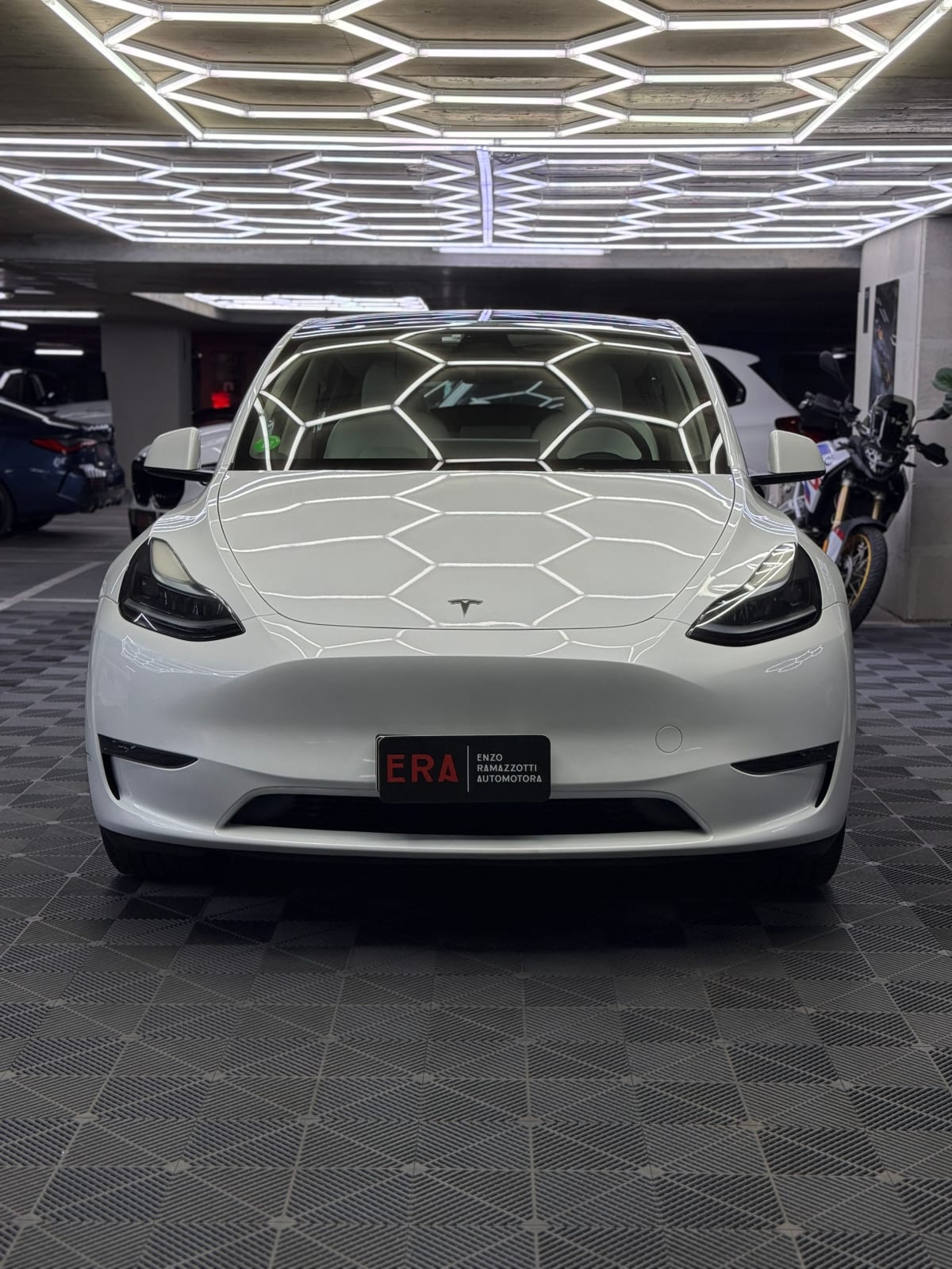 2024 Tesla Model Y Blanco - Miniatura 4