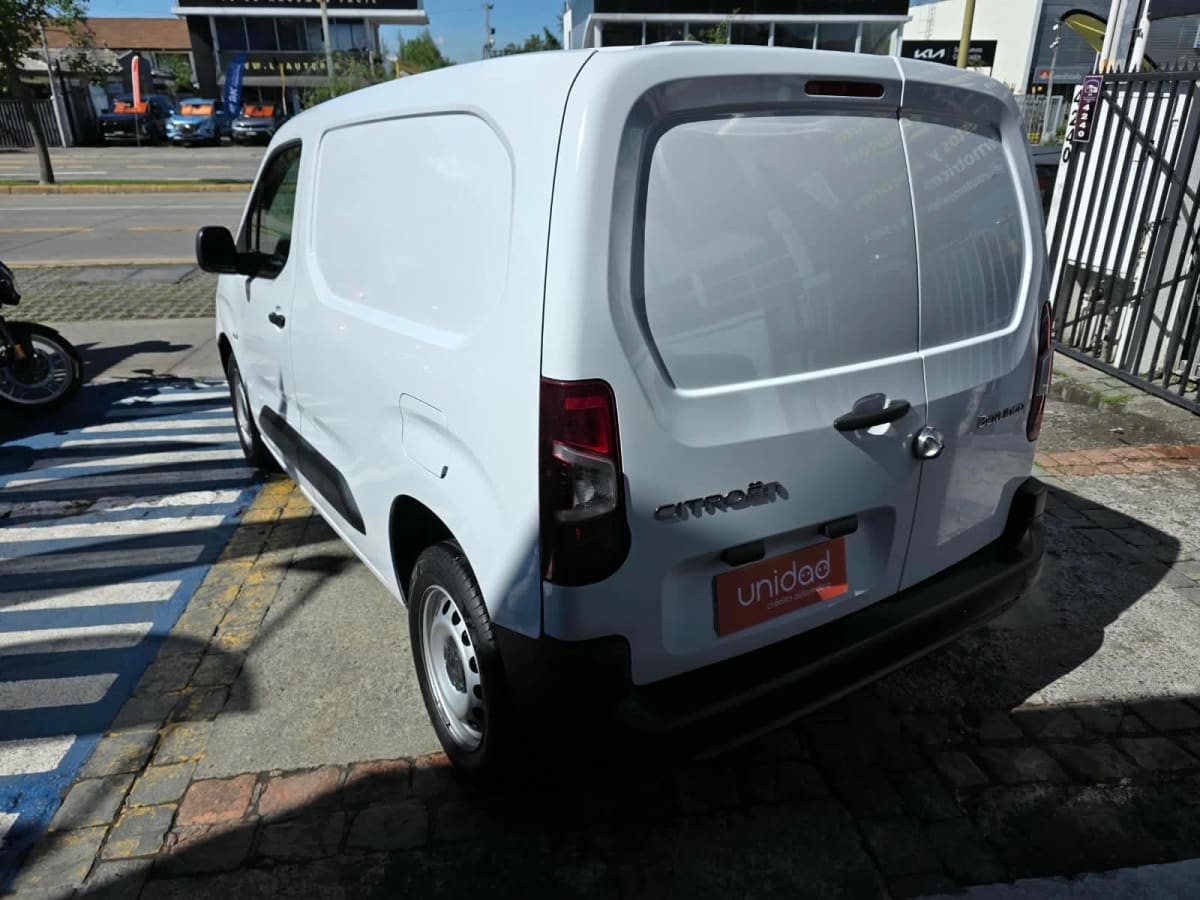 2025 Citroën Berlingo - Miniatura 4