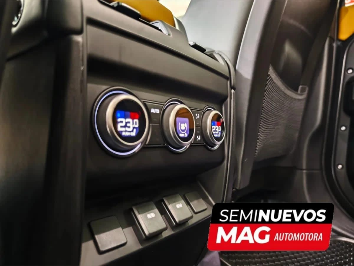 2024 Land Rover Defender 3.0 Gris - Miniatura 8