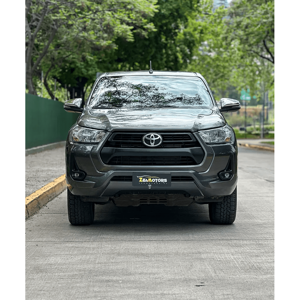 2023 Toyota Hilux SR - Miniatura 4