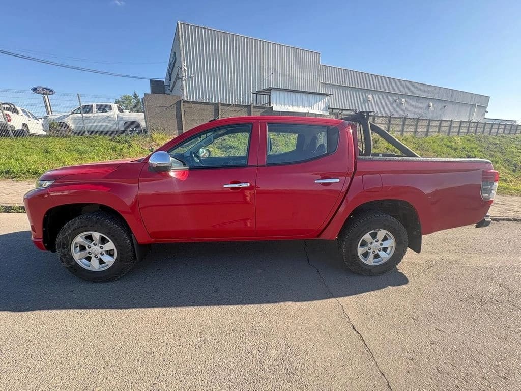 2023 Mitsubishi L200 KATANA - Miniatura 4