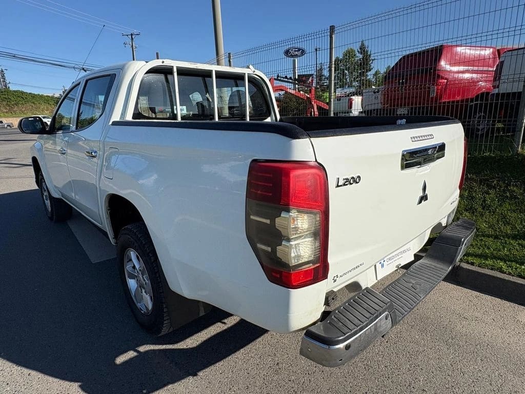 2023 Mitsubishi L200 CR - Miniatura 5