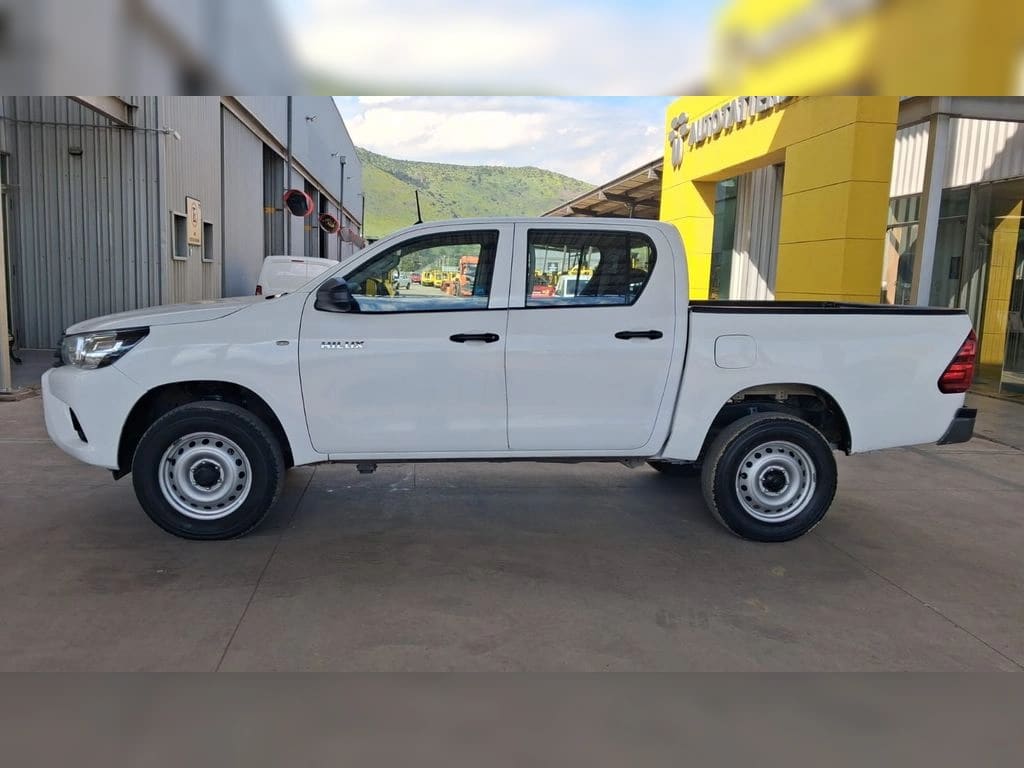 2021 Toyota Hilux 2.4 - Miniatura 6